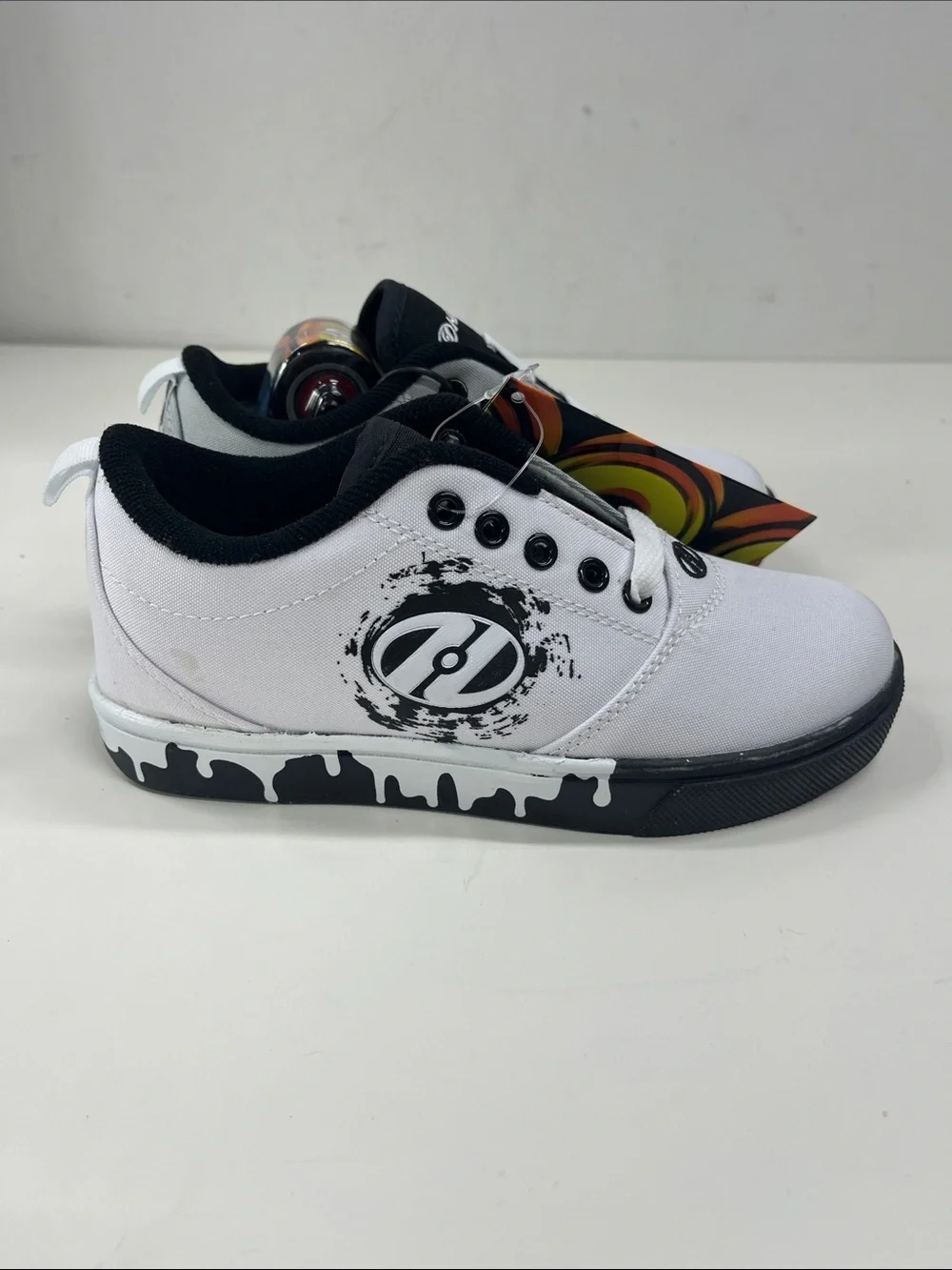 NWT Heelys Kids White Wheel Sneakers Size 2